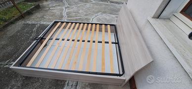 Letto matrimoniale con contenitore