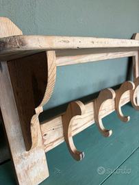 Appendiabiti in legno di abete e mensola