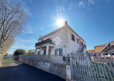 3 LOCALI A FIUMICINO