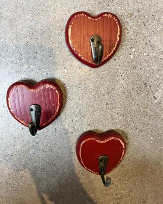 Set 3 appendiabiti a cuore in legno