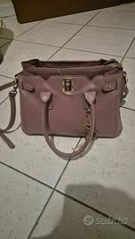 Borsa Carpisa Malva con tracolla e charm