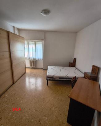 Appio Latino Singola ragazza