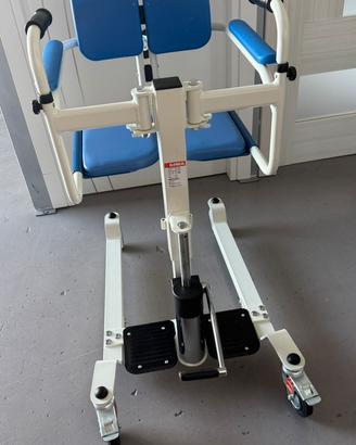 Sollevatore idraulico per anziani e disabili
