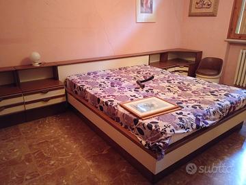 Camera da letto vintage anni 70.