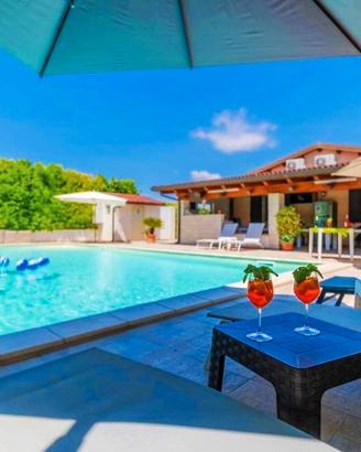 Villa aurora con piscina grande fino a 23 pax