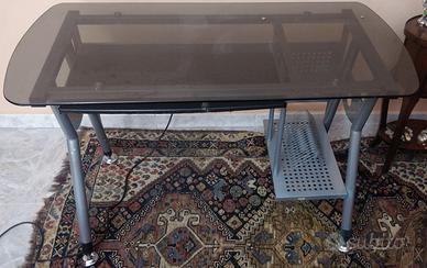 Scrivania piano vetro