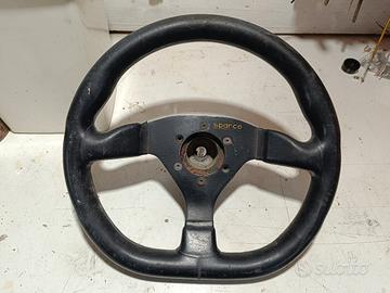volante sparco a fondo piatto 