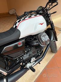 Moto Guzzi V7 Stone Ten