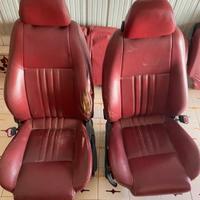 Sedili in pelle rossa alfa 147