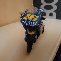 Yamaha M1 2004 valentino rossi 