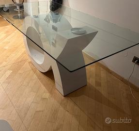 Tavolo in vetro