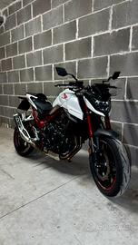 HONDA Hornet CB750 con Quickshifter