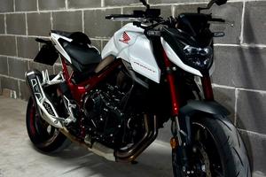 HONDA Hornet CB750 con Quickshifter