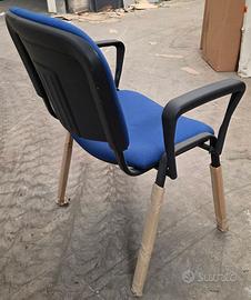 Poltroncina / Sedia fissa con braccioli