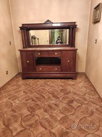 due mobili antichi in legno con marmo