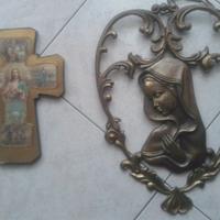 Madonnina in bronzo e crocefisso in legno