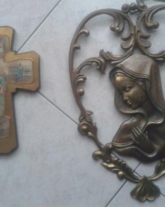 Madonnina in bronzo e crocefisso in legno