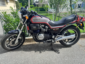 Honda vf 750 s