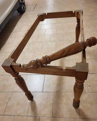 Tavolo da cucina da riparare