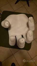 Base / Tavolino Scultoreo a Forma di Mano - Maison