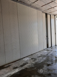 Parete divisoria a pannelli per capannone