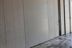 Parete divisoria a pannelli per capannone