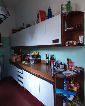 cucina in buone condizioni