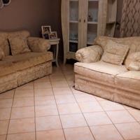 divani confortevoli in eccellenti condizioni