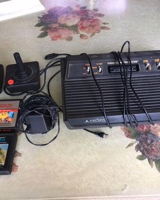 Console Atari 2600 con 2 Joystick e 3 Giochi