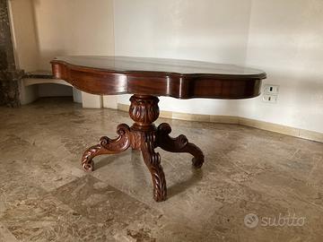 Tavolo da salotto in stile