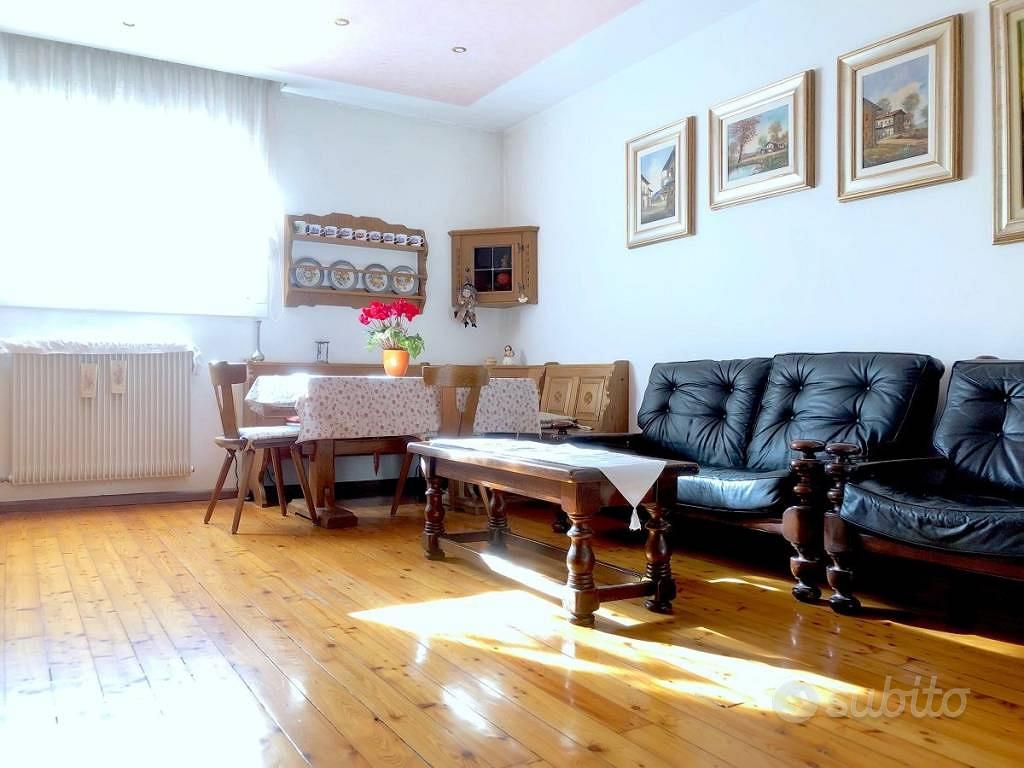 Appartamento di 142 m² con 5 locali e box auto a B