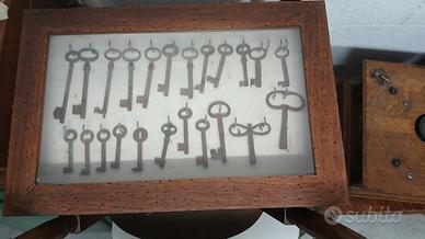 collezioni  varie epoche-chiavi e caricaorologi