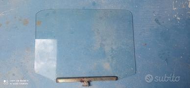 Cristallo porta anteriore fiat 127 prima serie.