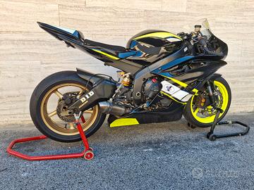 Yamaha R6