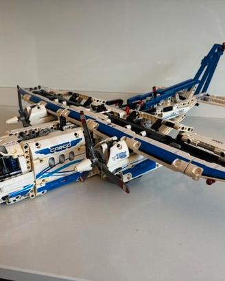 LEGO Technic 42025 - Aereo da carico