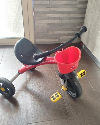 Triciclo chicco ducati