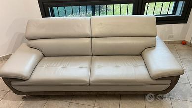 Divano in Pelle 245cmx100cm (consegna disponibile)