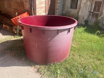 Mastellone tino cisterna uva vino 700 litri