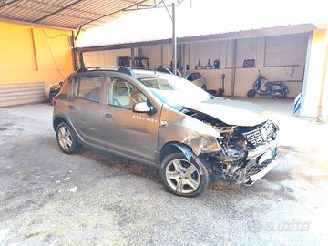 Dacia Sandero Stepway 2018 sinistrata