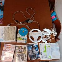 Vando gadget per Wii più 5 giochi