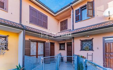 VILLETTA A SCHIERA CON GIARDINO PRIVATO, BOX DOPPI