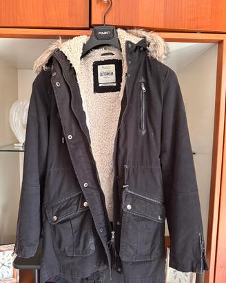 Cappotto nero con pelliccia