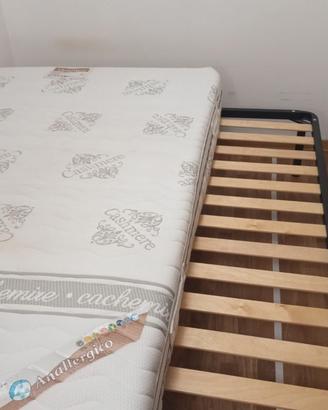 Rete in doghe e materasso matrimoniali
