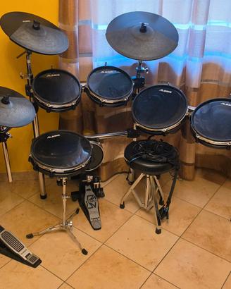 Batteria elettronica Alesis DM-10 con pedale cassa