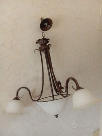 Lampadario a tre luci colore brunito con porta lam