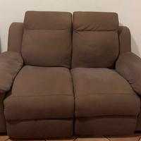 Divano due  posti con due recliner elettrici 