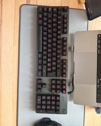 G413 carbon Logitech G con scatola e tasti ricambi