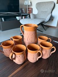 Set di brocca e bicchieri in terracotta