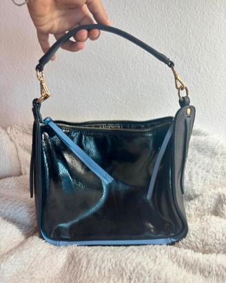 Borsa a spalla Carpisa nera vernice e azzurro