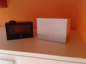 Sveglia elettronica con proiezione orario